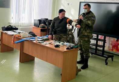 Урок выживания: белгородские казаки научили педагогов тактической медицине